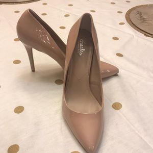 Charles David Nude Pumps